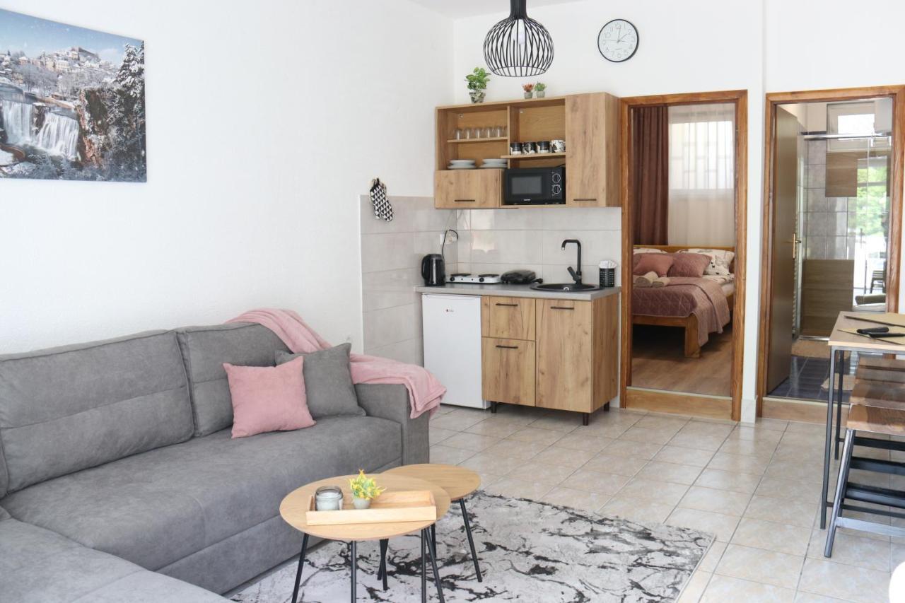 Apartman Eva ヤイツェ エクステリア 写真