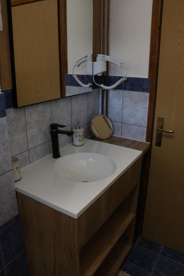 Apartman Eva ヤイツェ エクステリア 写真